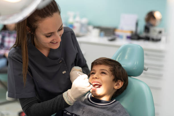 Best Emergency Tooth Extraction in Old Jamestown, MO